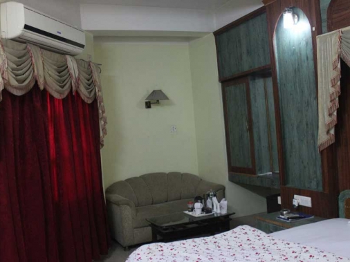 Super Deluxe Single room AC Room